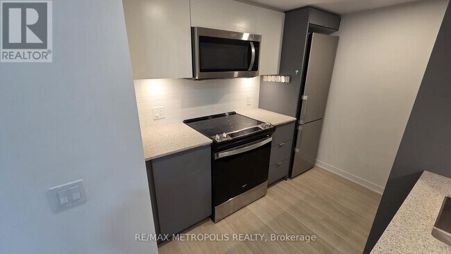 Building Photo - 500 Wilson Ave