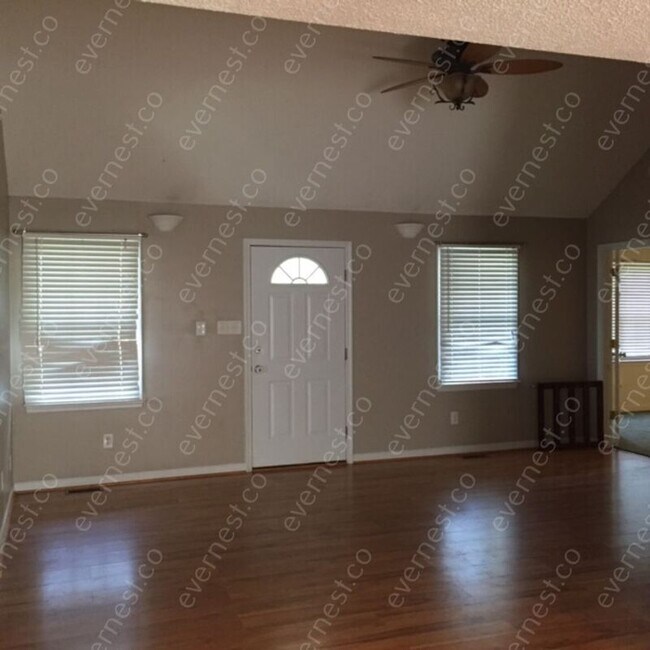 Building Photo - 5501 Silver Fox Cir