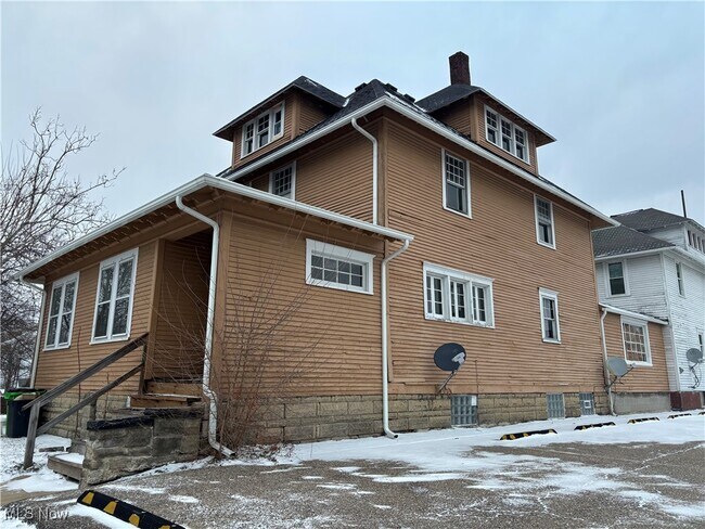 Foto del edificio - 408 S Arch Ave