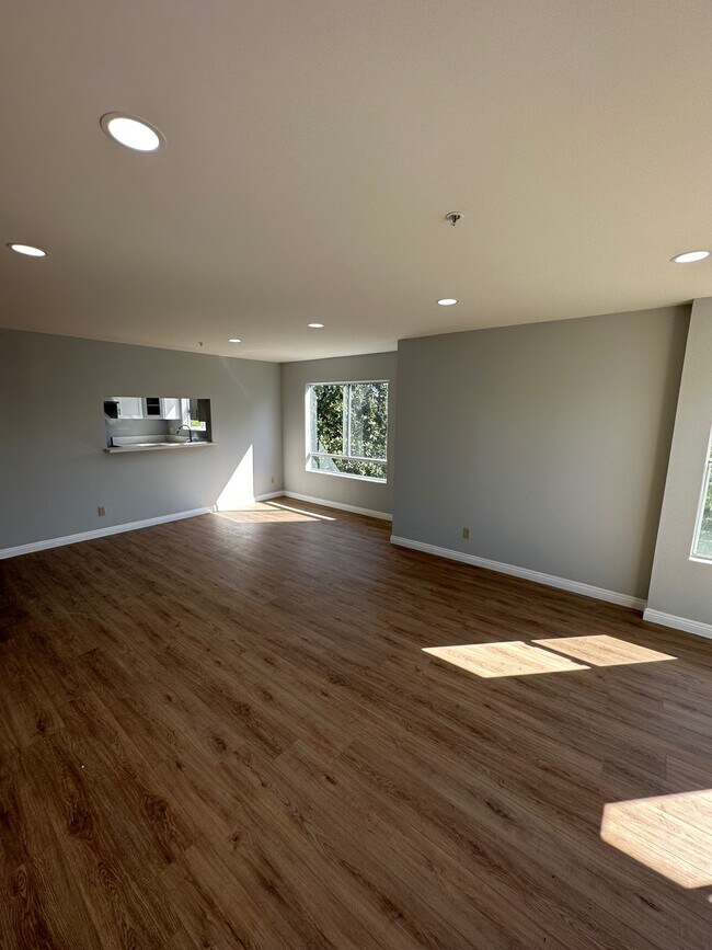 Foto del edificio - 345 N Kenwood St