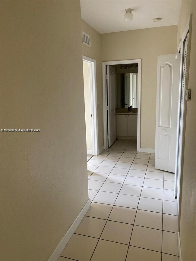 Foto del edificio - 2731 SE 17th Ave