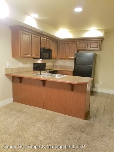 Building Photo - 2 br, 2.5 bath House - 9962 Rosecroft Ct. ...
