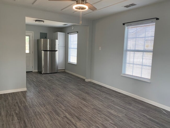 Foto del edificio - 1909 N Hancock Ave