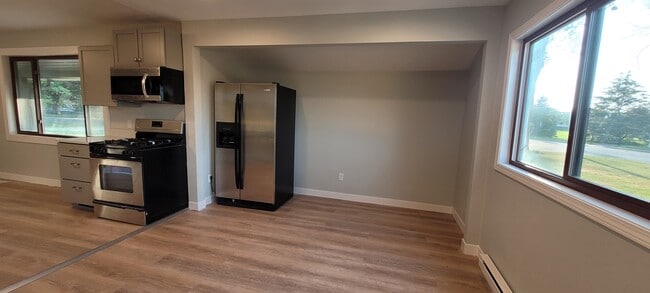 Building Photo - 10051 Magnolia St NW