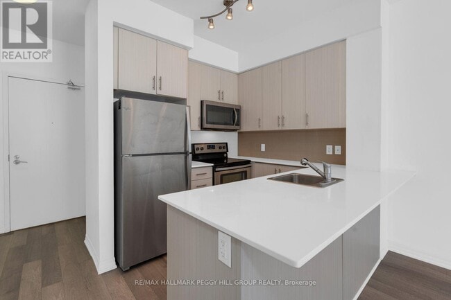 Building Photo - 111 Worsley St