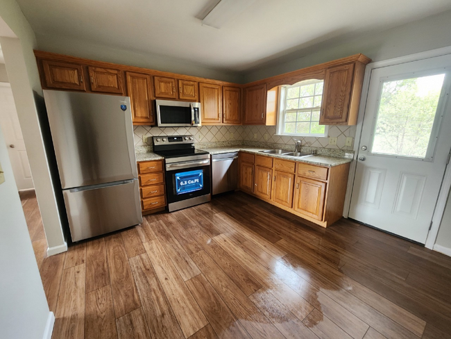Building Photo - 3013a Mackenzie Ln
