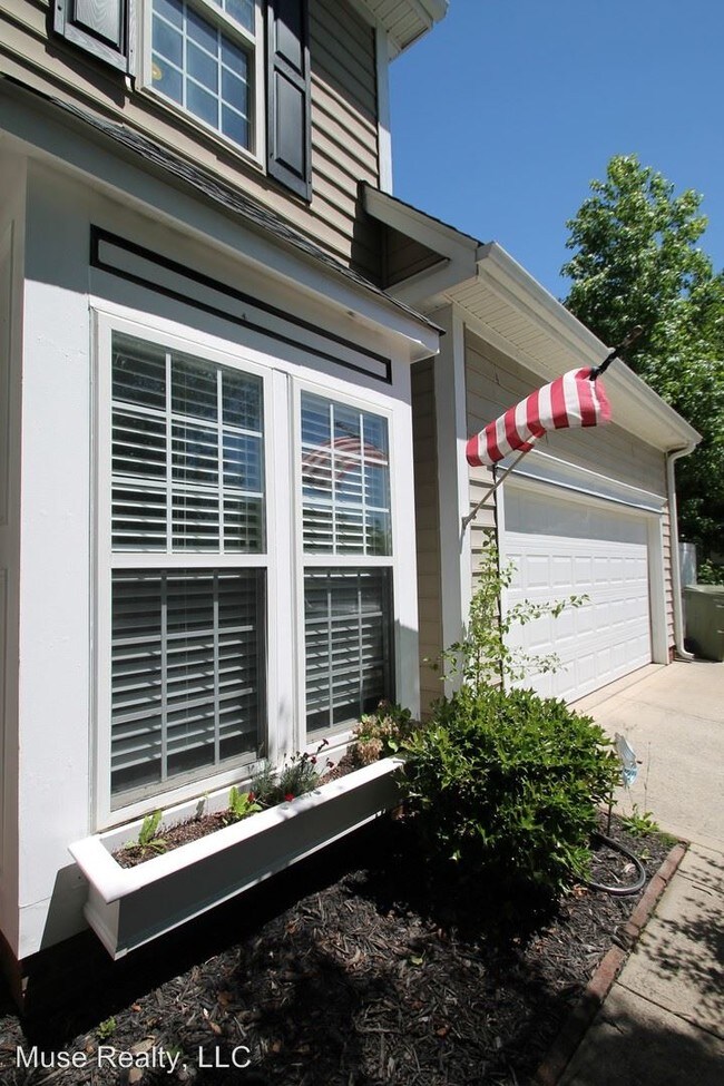 Building Photo - 4 br, 2.5 bath House - 217 Pond View Lane