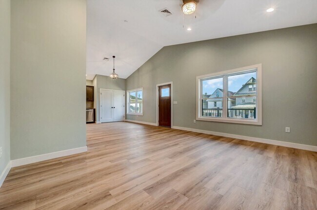 Foto del edificio - 708 Harrison Ave