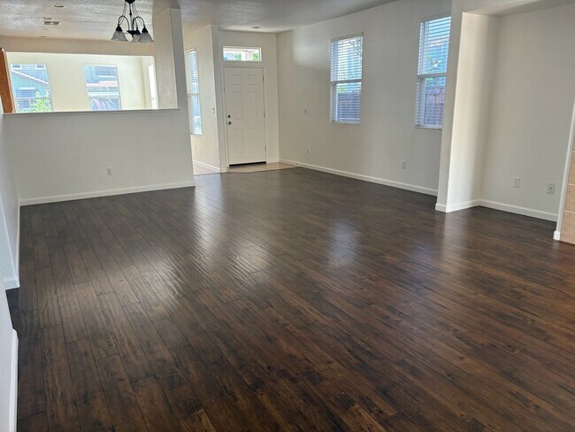 Building Photo - 3 bed 2 Bath 12 Bridges Home Lincoln, CA