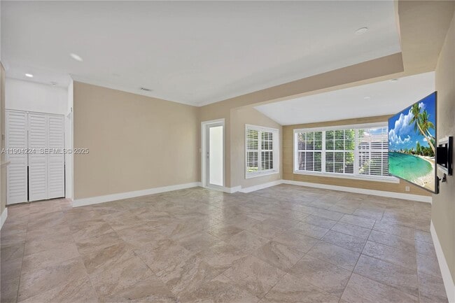 Building Photo - 818 NE 3rd St