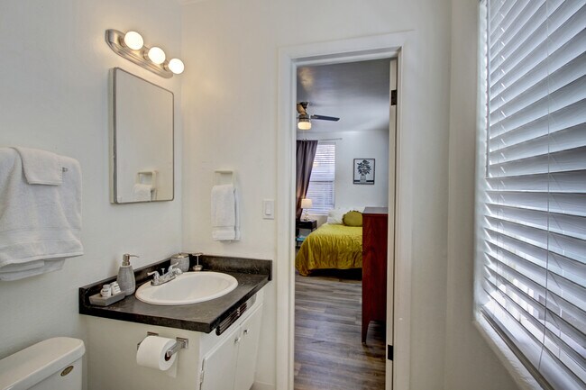 Foto del edificio - 2104 N 18th St