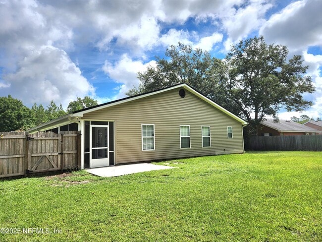 Building Photo - 37127 Lorena Dr