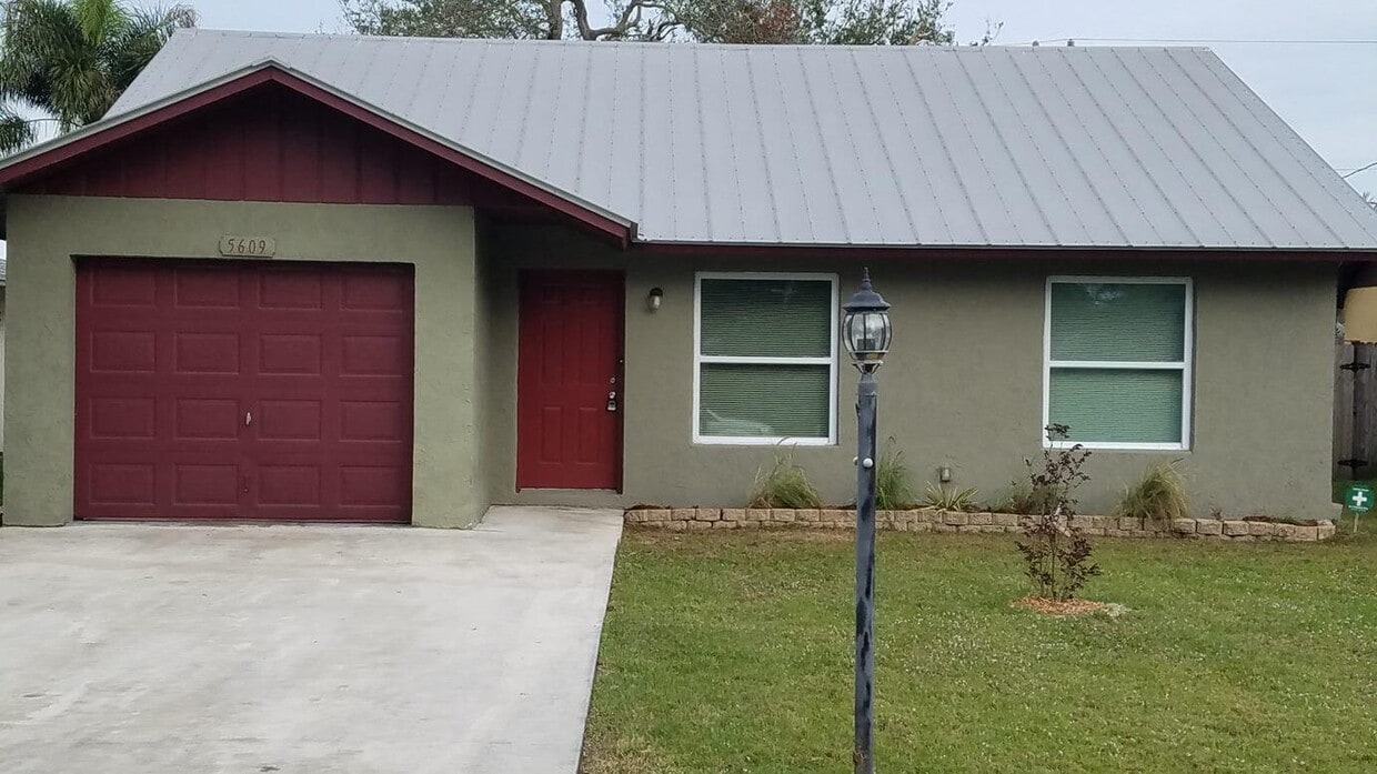 Primary Photo - 5609 SE Katharine Ave