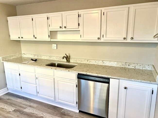 Foto del edificio - Spacious 4-Bedroom Home in Berkeley – Grea...