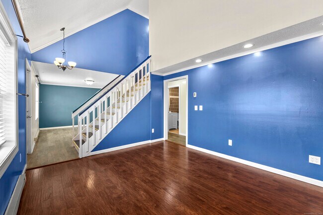 Building Photo - 126 Kara Dr