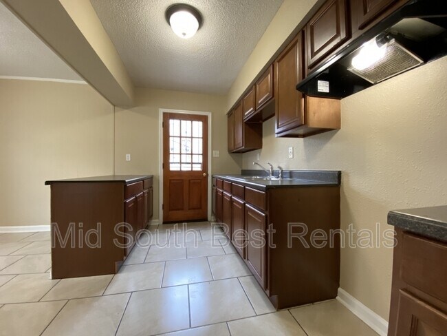Foto del edificio - 3398 Woodhollow Dr