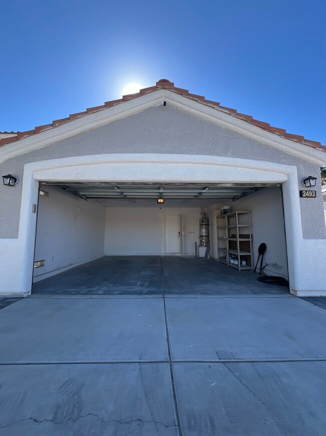 Building Photo - 2493 W Richmar Ave