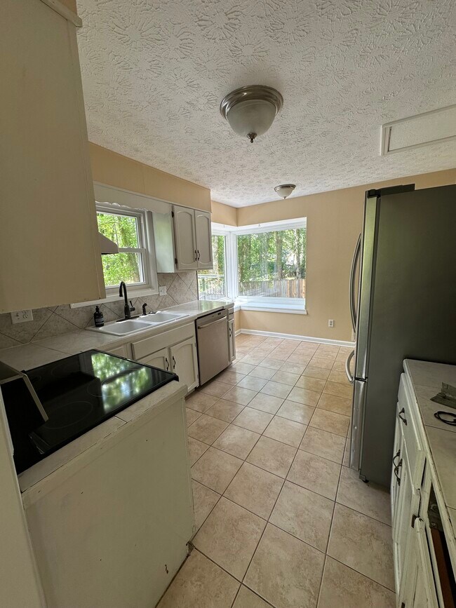 Foto del edificio - 1733 Christie Dr