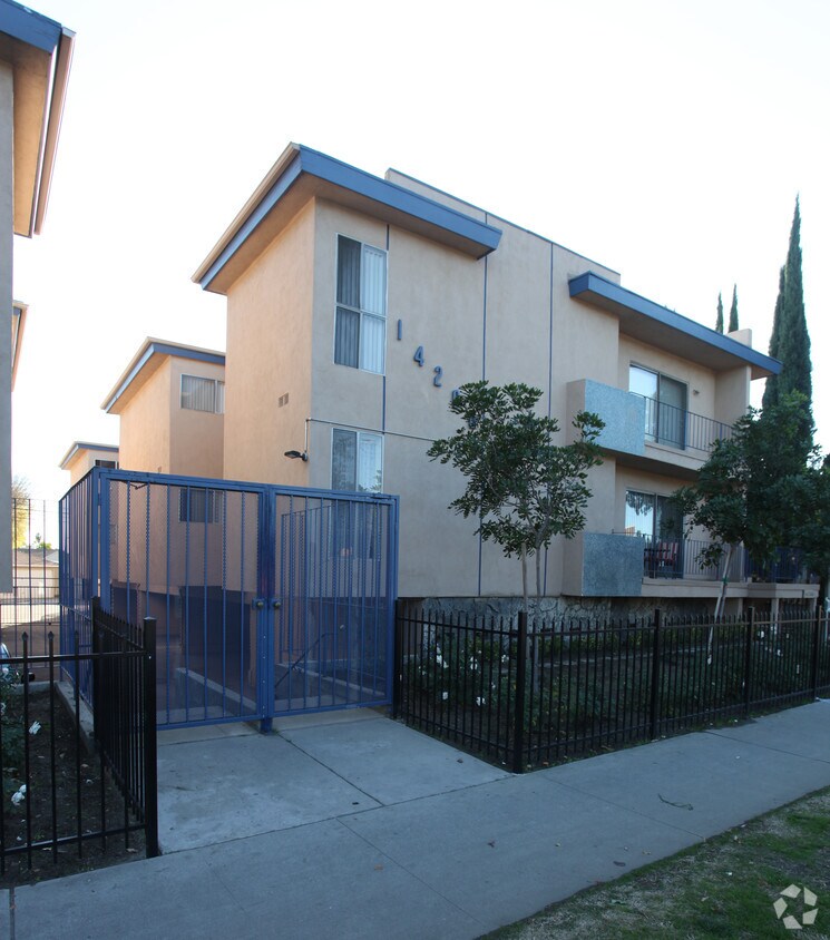 Foto del edificio - 14260 Roscoe Blvd