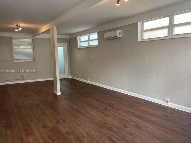 Foto del edificio - 305 NE 15th Ave