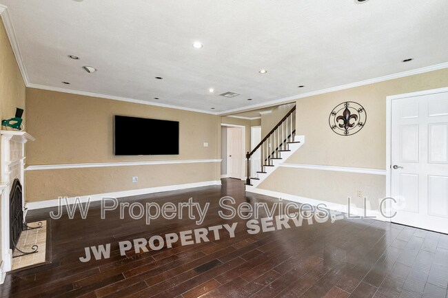 Foto del edificio - 3228 Lake Trail Dr