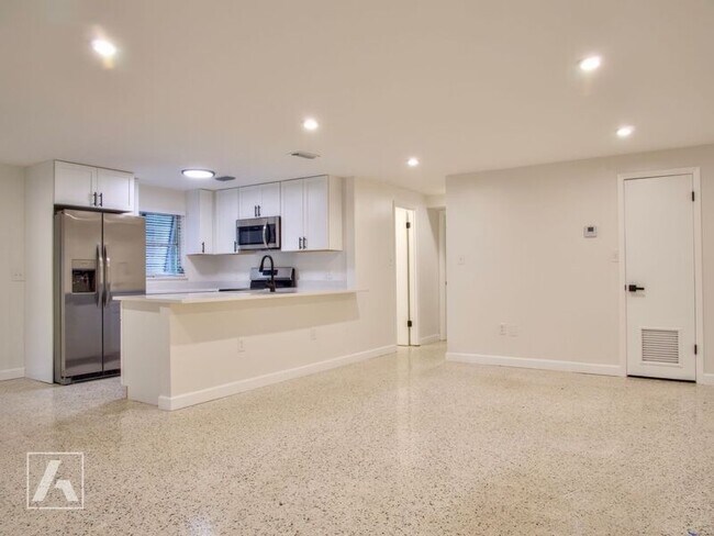 Foto del edificio - 621 Lakeview St