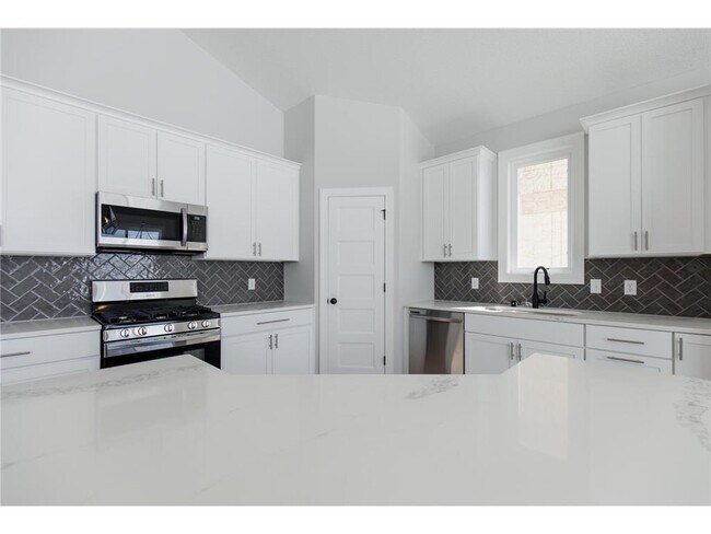 Building Photo - 13298 Fondant Trail N