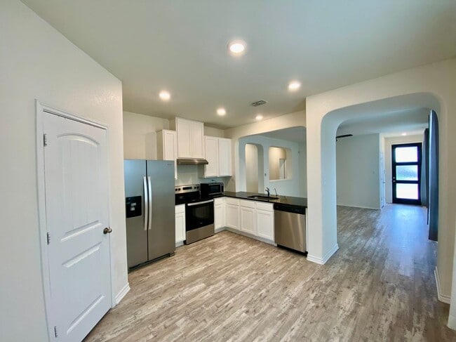 Building Photo - 344 Blacktail Dr