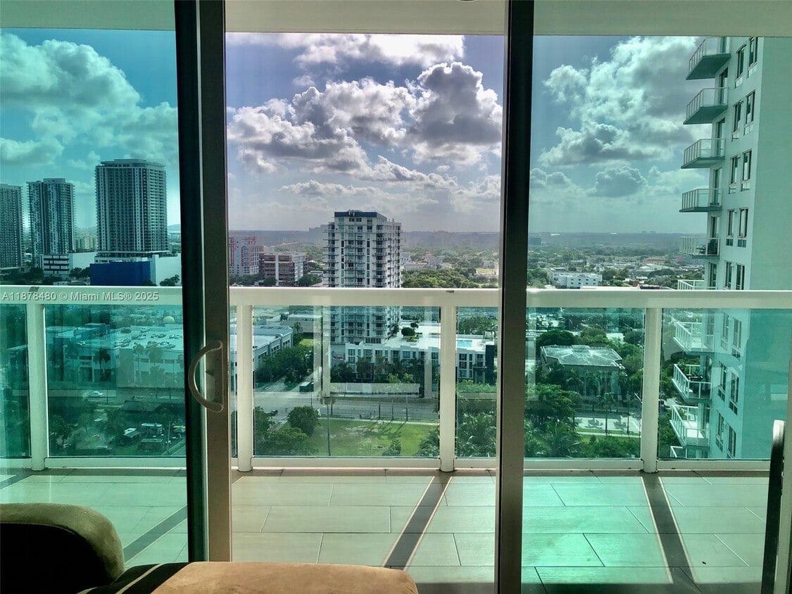 Foto principal - 1800 N Bayshore Dr