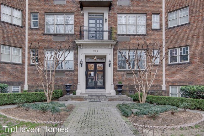 Building Photo - 908 Juniper St NE