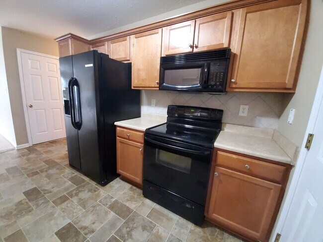 Foto del edificio - 227 Fairfield Cir