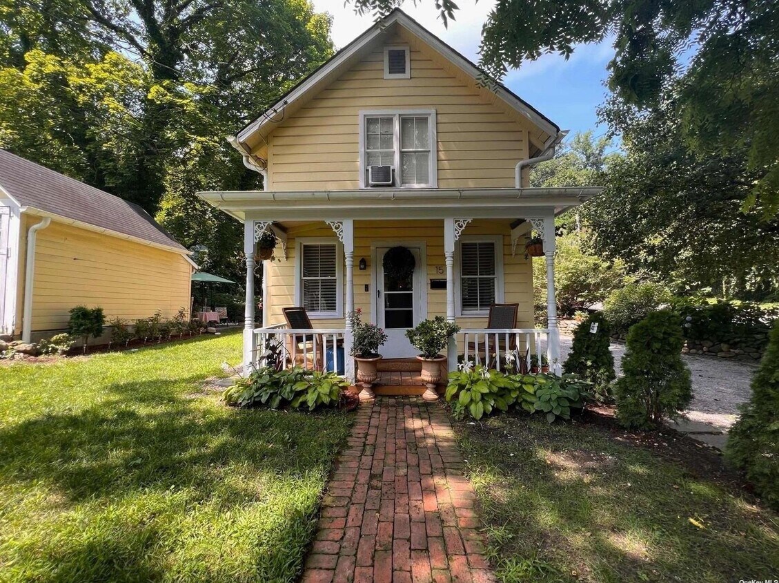 Primary Photo - 15 Hicks St
