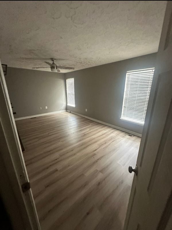 Building Photo - 2933 Siwanoy Dr