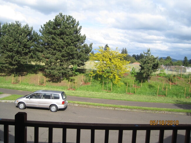 Building Photo - 4201 SE 94th Ave
