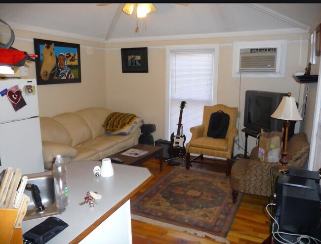 Foto del edificio - 823 Greenwood Ave NE