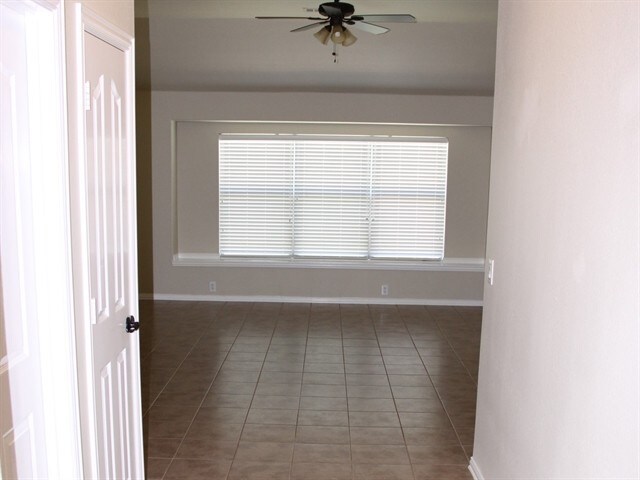 Building Photo - 1215 Rosa Lane