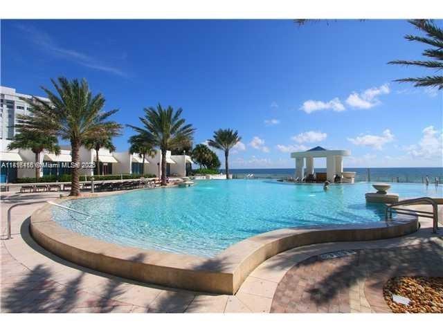 Building Photo - 3101 S Ocean Dr