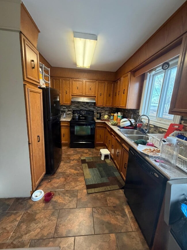 Building Photo - 452 Paddington Rd