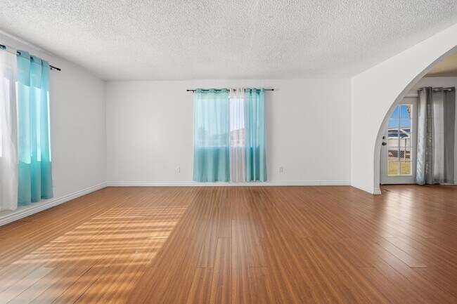 Foto del edificio - HOUSE FOR RENT IN EL CENTRO