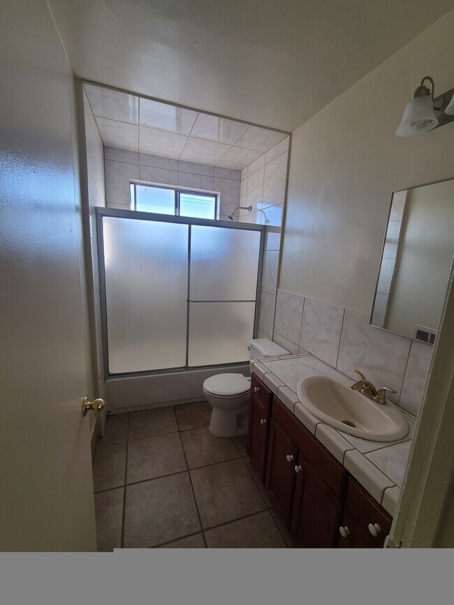 Bathroom - 11700 Glenoaks Blvd