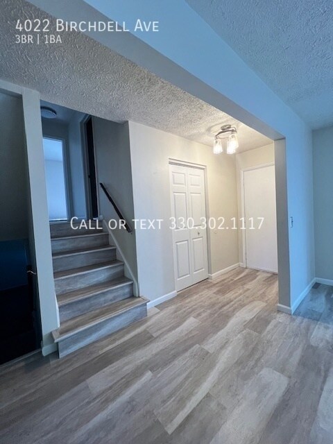 Building Photo - Spacious 3 level split for rent in Plain Twp