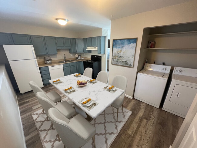 Building Photo - Eastcrest Apartments
