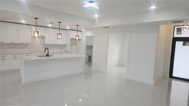 Foto del edificio - 2615 40th St W