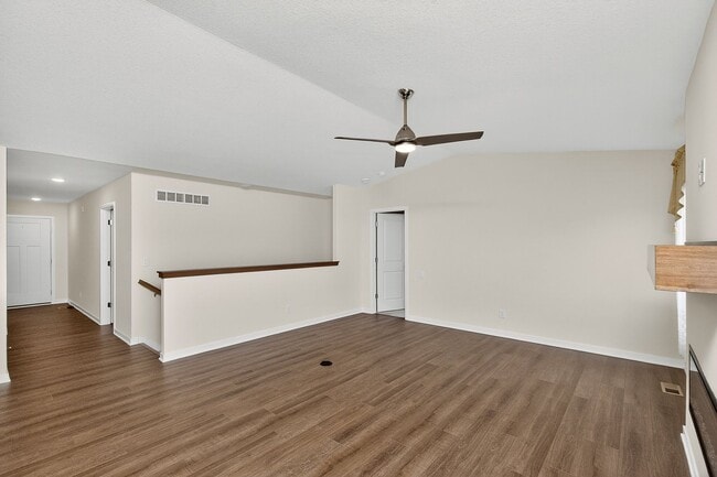Building Photo - BEAUTIFUL CORNER LOT!! 3 Bedroom, 2 Bathroom Home in Des Moines!