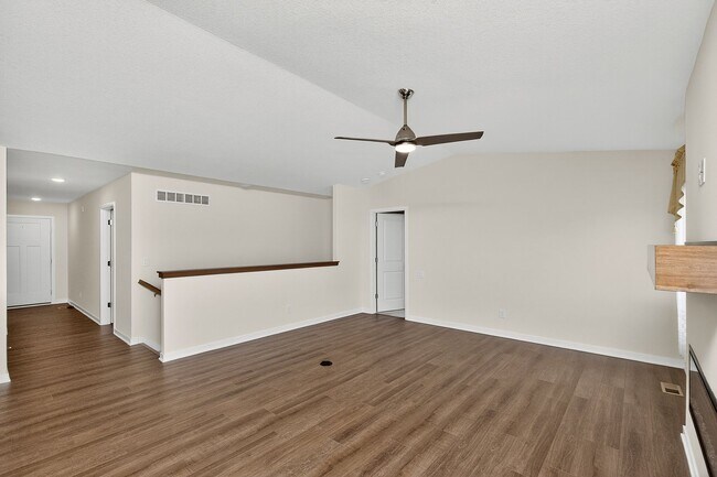 Foto del edificio - BEAUTIFUL CORNER LOT!! 3 Bedroom, 2 Bathroom Home in Des Moines!