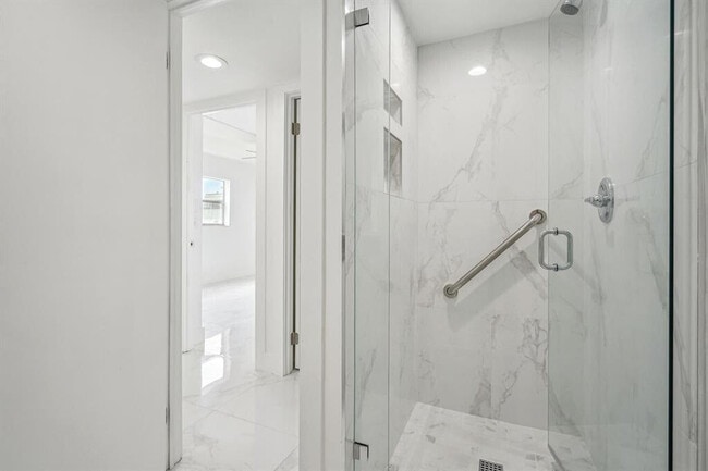 Building Photo - 100 Monaco Ct