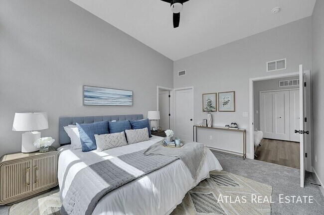 Foto del edificio - 872 Thurston Hts