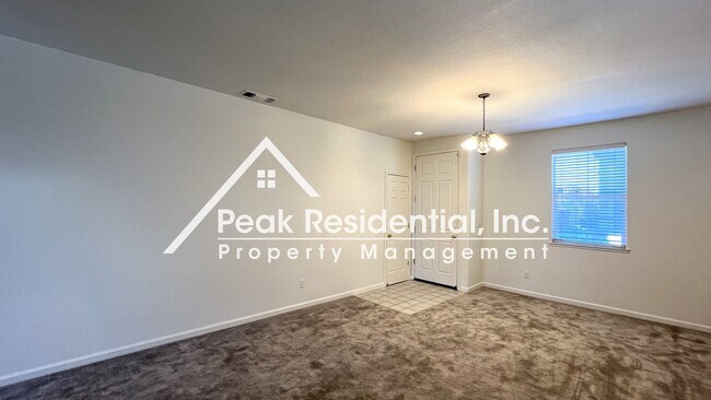 Building Photo - Florin Area 4bd/2.5ba House with 2 Car Garage