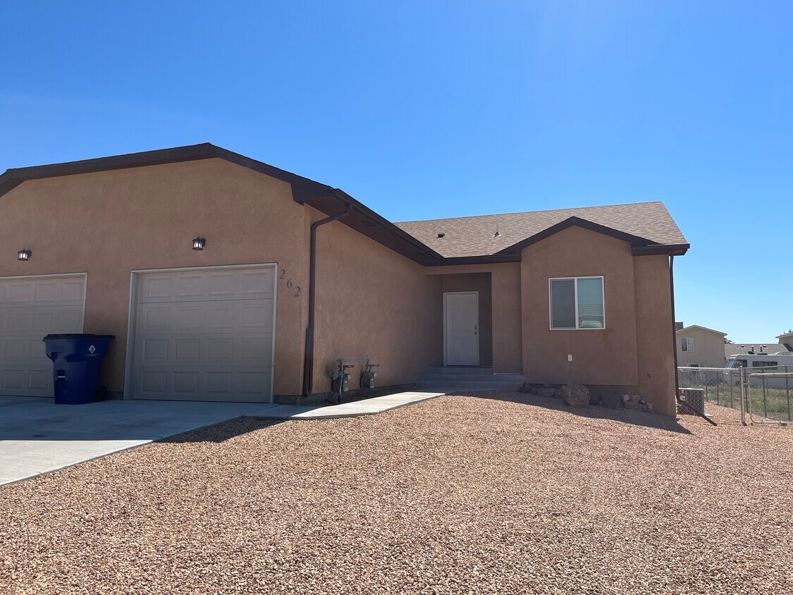 262 W Kyle Dr, Pueblo West, CO 81007 Townhome Rentals in Pueblo West