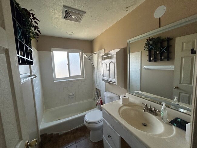 Building Photo - 1184 N 575 W